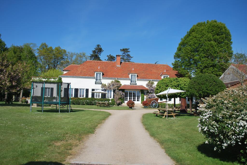 Bed and Breakfast Domaine Les Gandins Saint-Germain-de-Salles Exterior foto