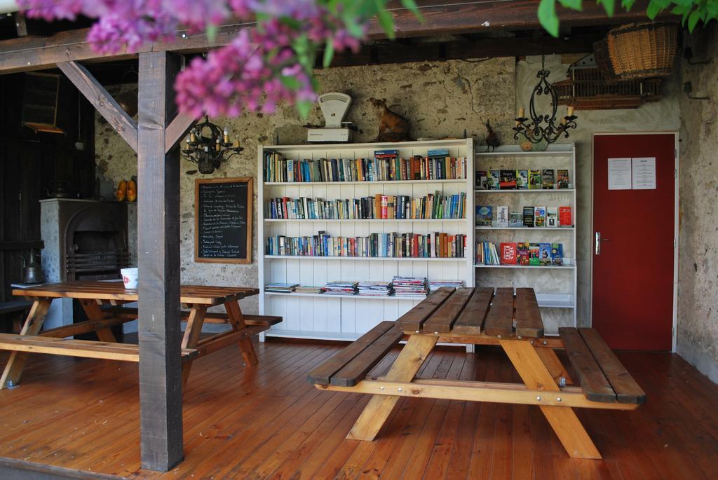 Bed and Breakfast Domaine Les Gandins Saint-Germain-de-Salles Exterior foto