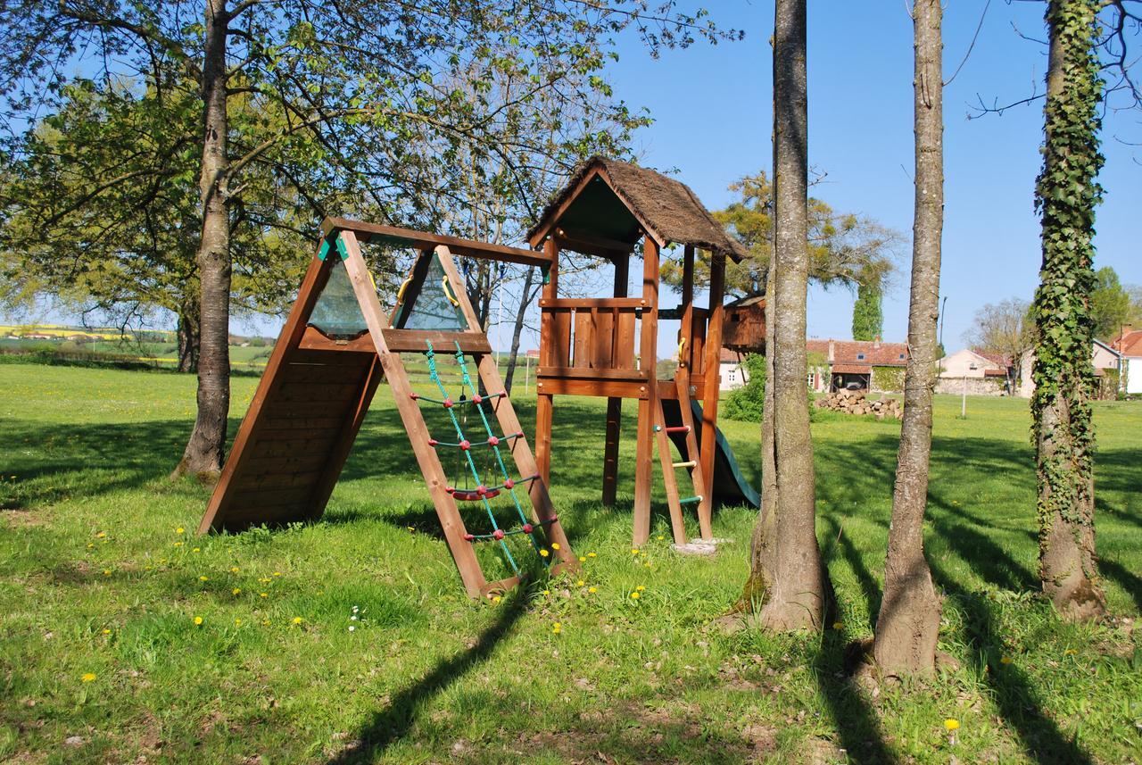 Bed and Breakfast Domaine Les Gandins Saint-Germain-de-Salles Exterior foto
