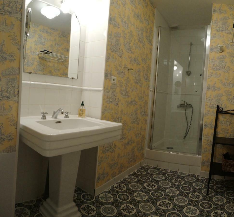 Bed and Breakfast Domaine Les Gandins Saint-Germain-de-Salles Exterior foto